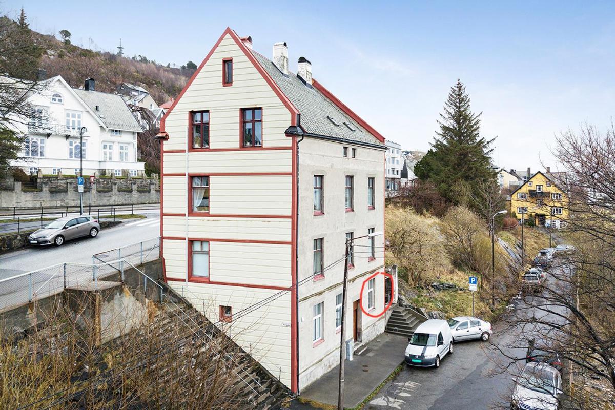Small, Central And Quiet Studio Apartment In Ålesund Kültér fotó